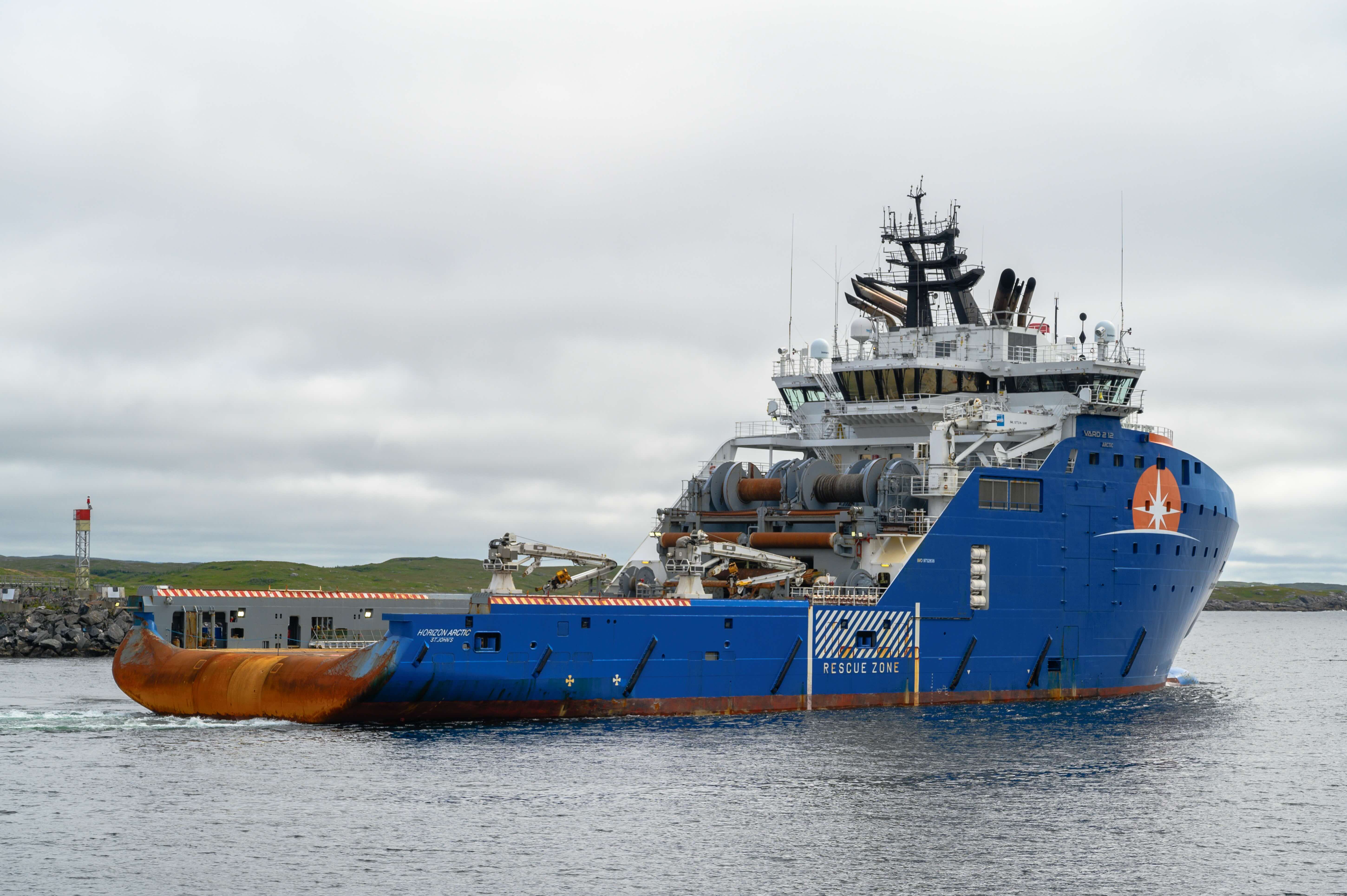 Horizon Arctic cable ship